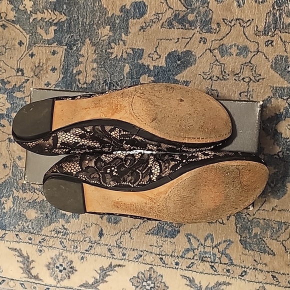 Vince Camuto Ellen Flats - Picture 2 of 4